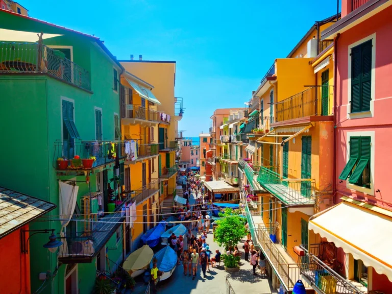 Busy street in Manarola