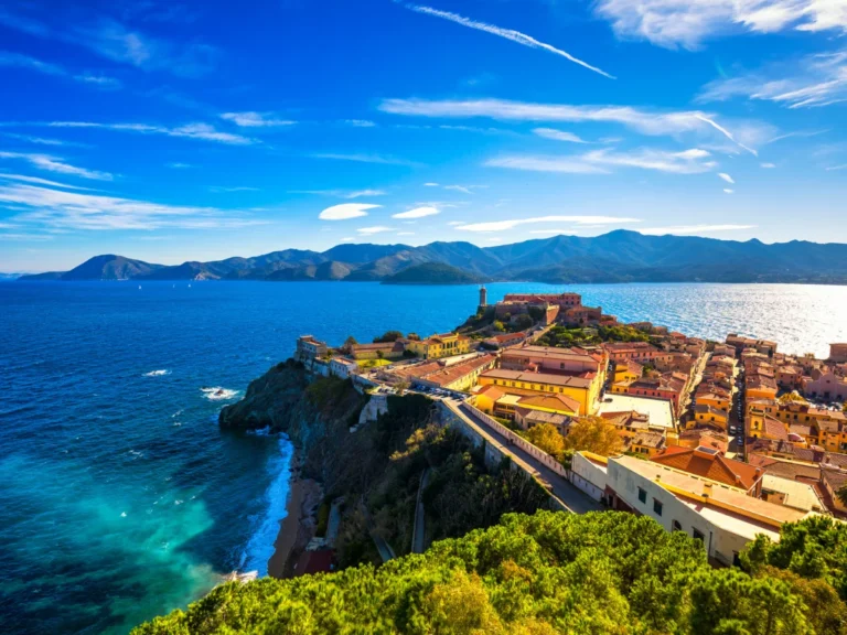 Elba island is close to the mainland of Italy