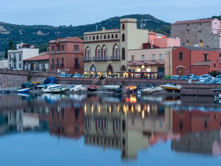 Houses in Boza