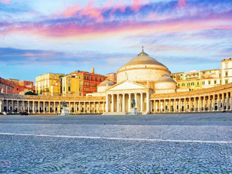 Piazza del Plebiscito in Naples