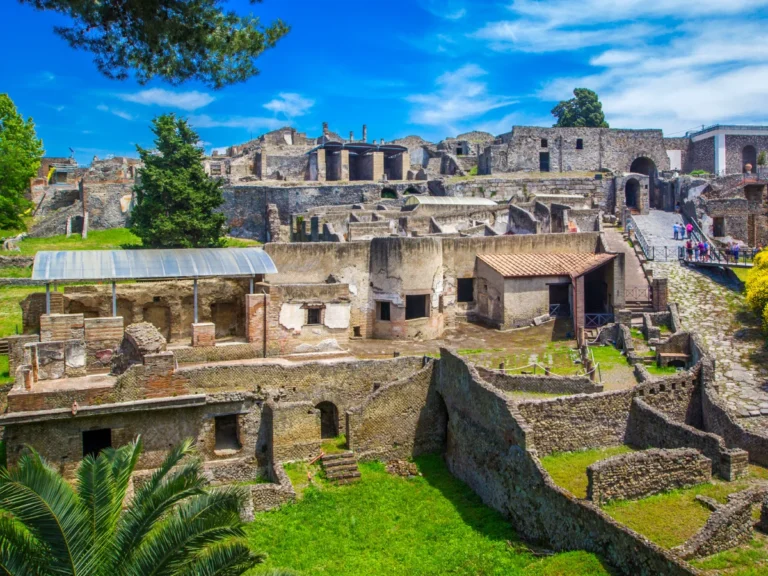 Ruins of streets and houses in Pompeji