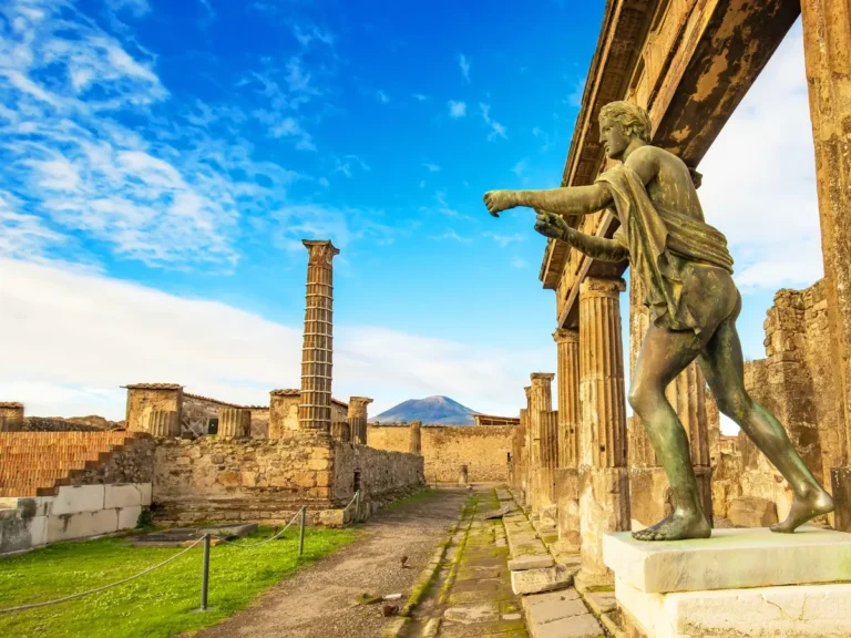 Statue of Apollo in Pompeji