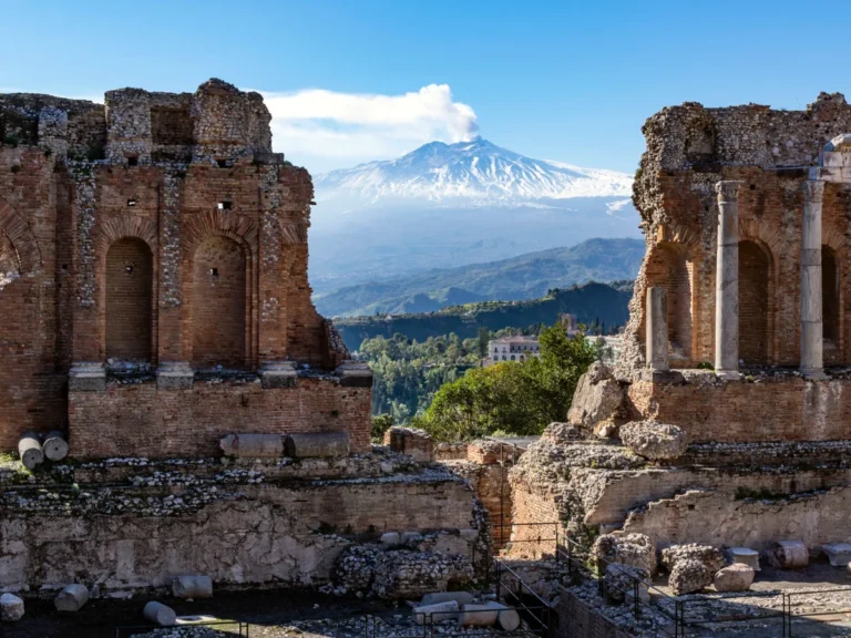 The vulcano Etna in the back