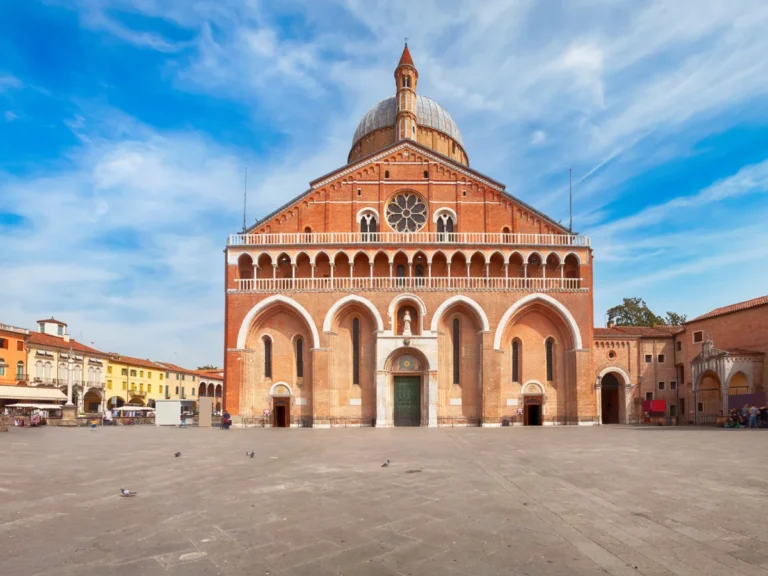 Explore the Basilica of Saint Anthony of Padua