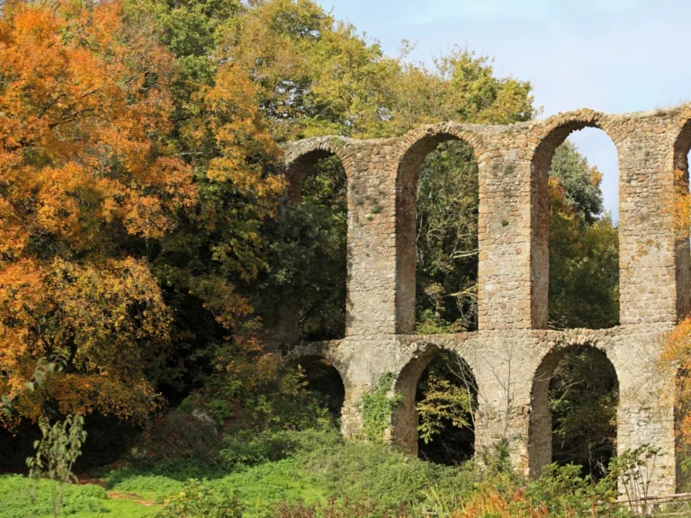Roman aqueduct in Antica Monterano